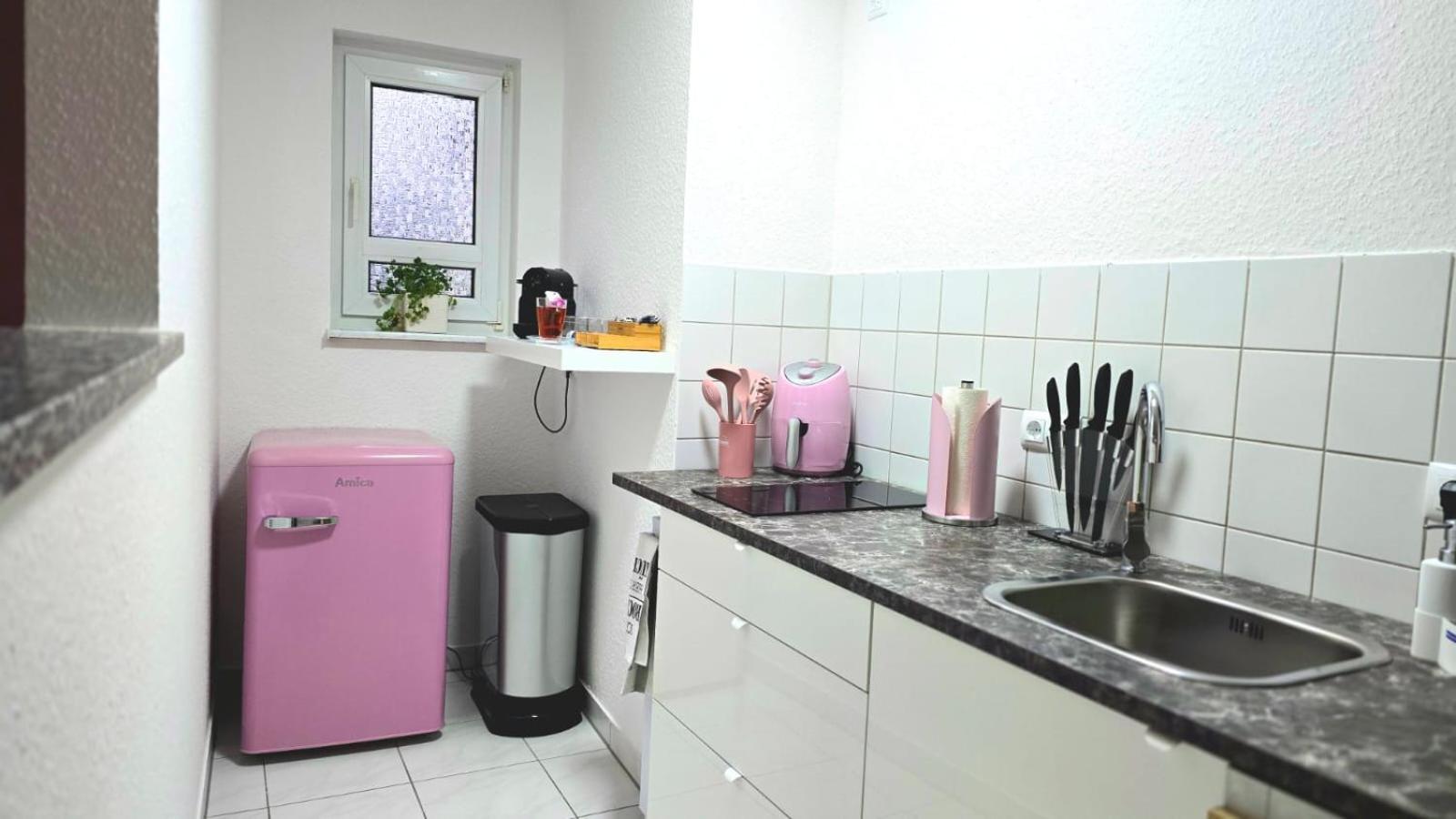 Happy Homes Pink - Up To 5 - Kueche - W-Lan - Netflix - Honig - Badewanne Nidda Exterior foto