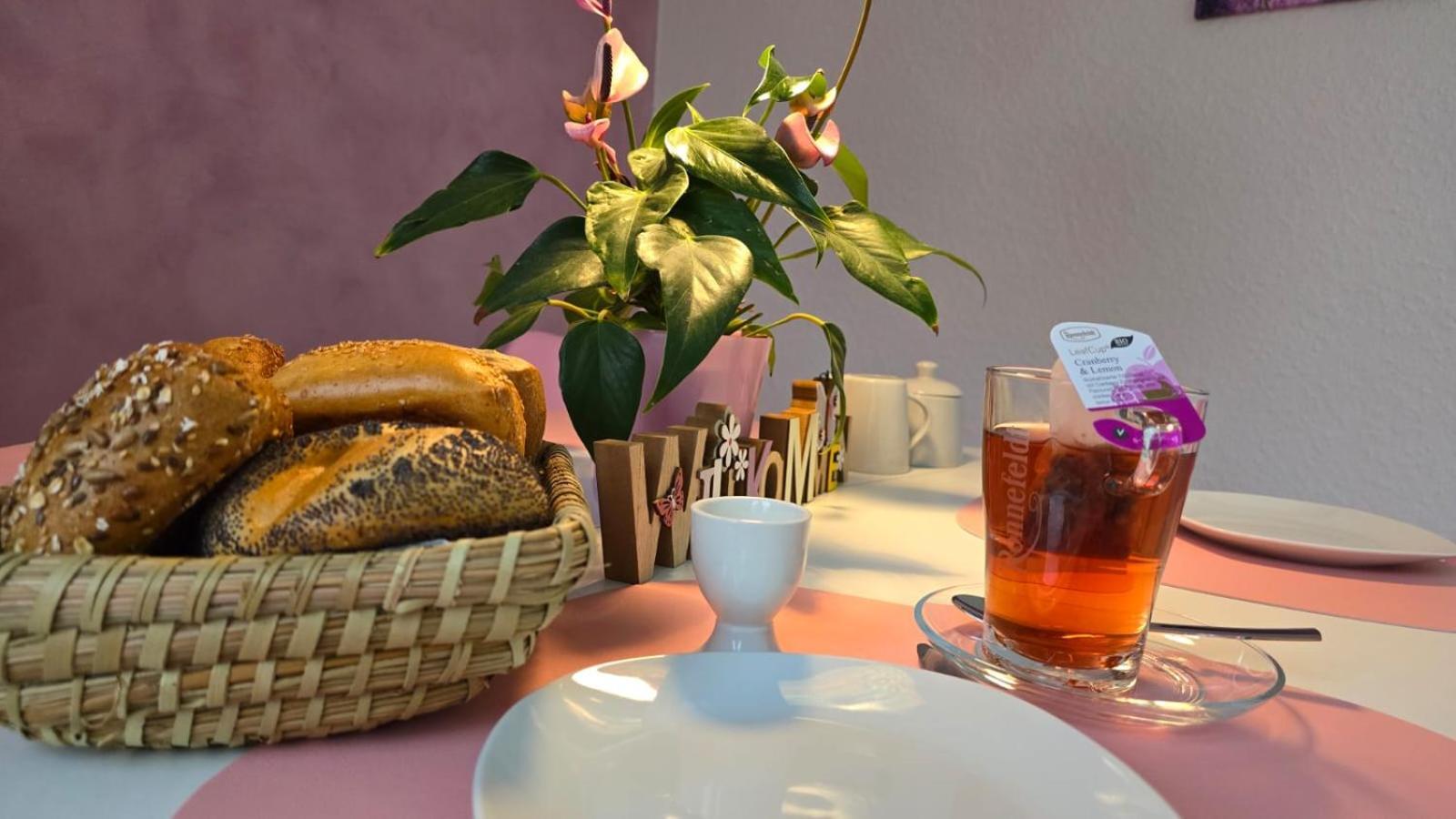 Happy Homes Pink - Up To 5 - Kueche - W-Lan - Netflix - Honig - Badewanne Nidda Exterior foto